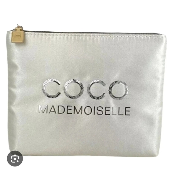 CHANEL Coco Mademoiselle White Cosmetic Bag - Picture 4 of 4